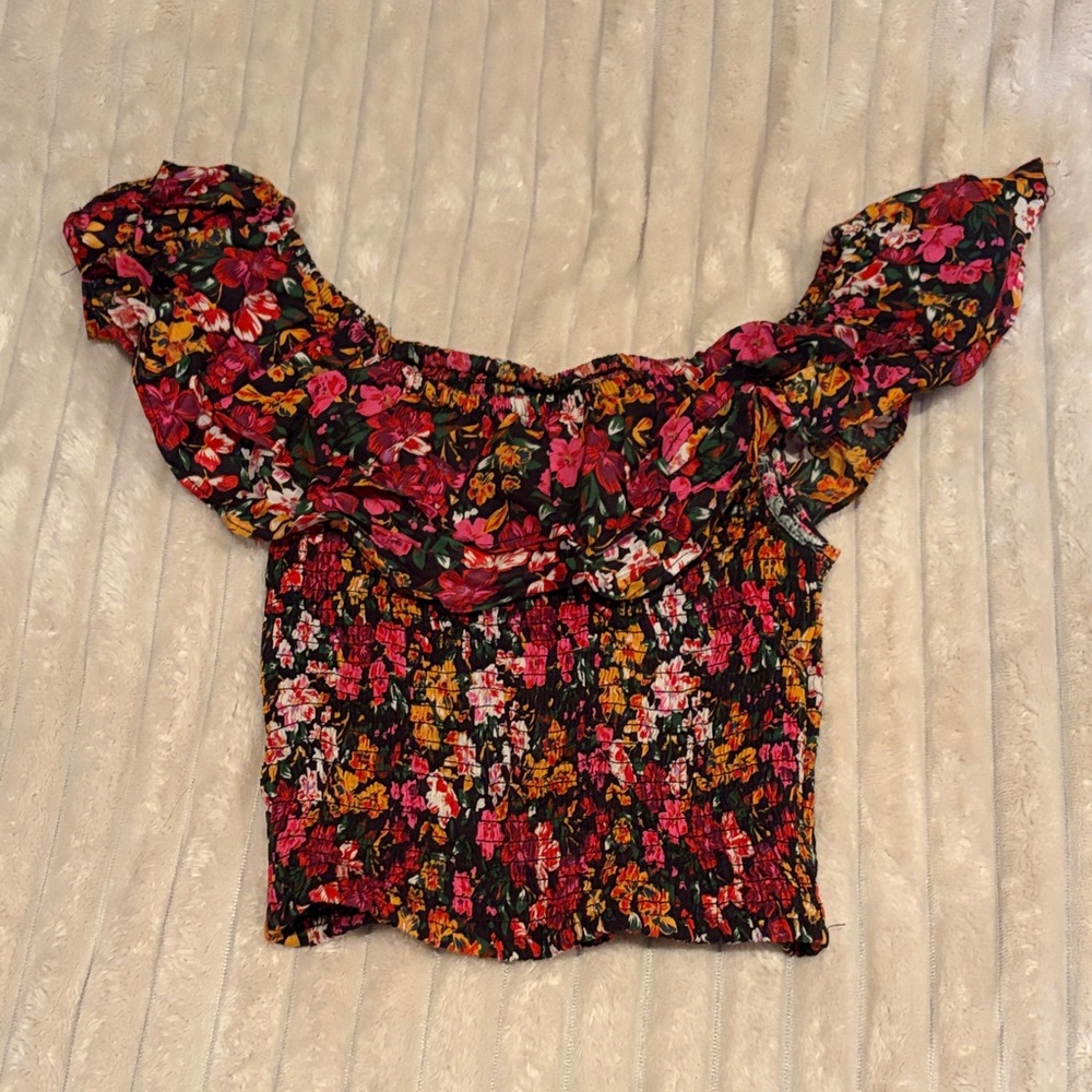 Chic Floral Ruffle Blouse